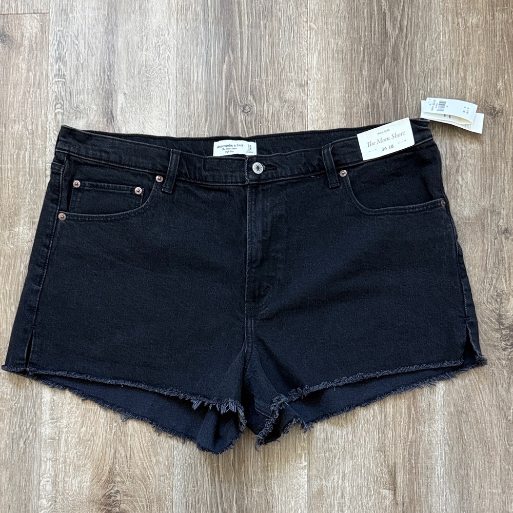 The Mom Shorts by Abercrombie and Fitch
